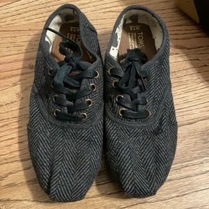 Tom’s women’s Shoes
